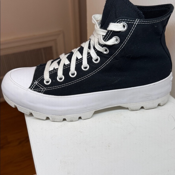 CONVERSE ALL STAR BLACK AND WHITE HIGH TOP LUGGED SNEAKER. Women’s size 8.5 - Picture 15 of 16